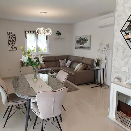 Madlen Apartman